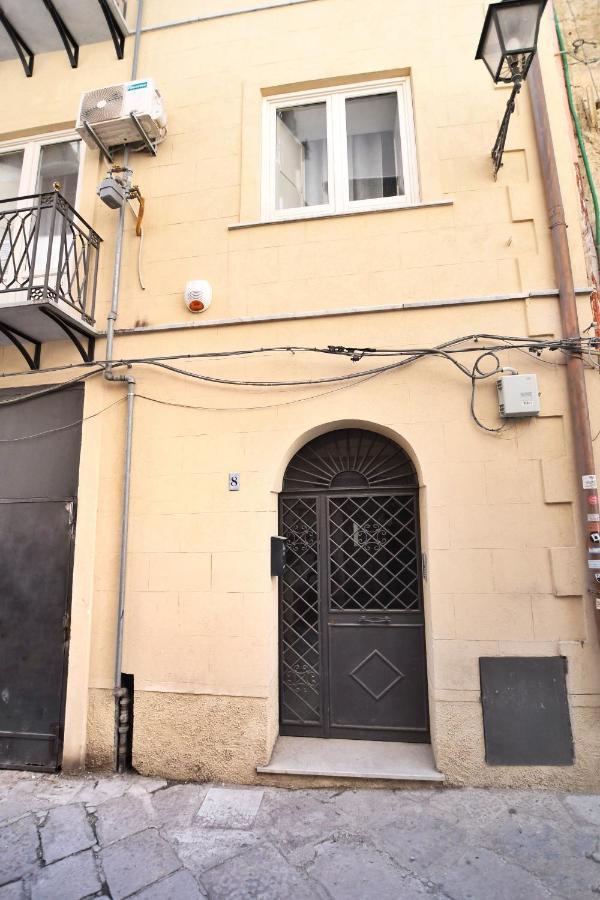 San Basilio'S Home Historical Center Палермо Екстериор снимка